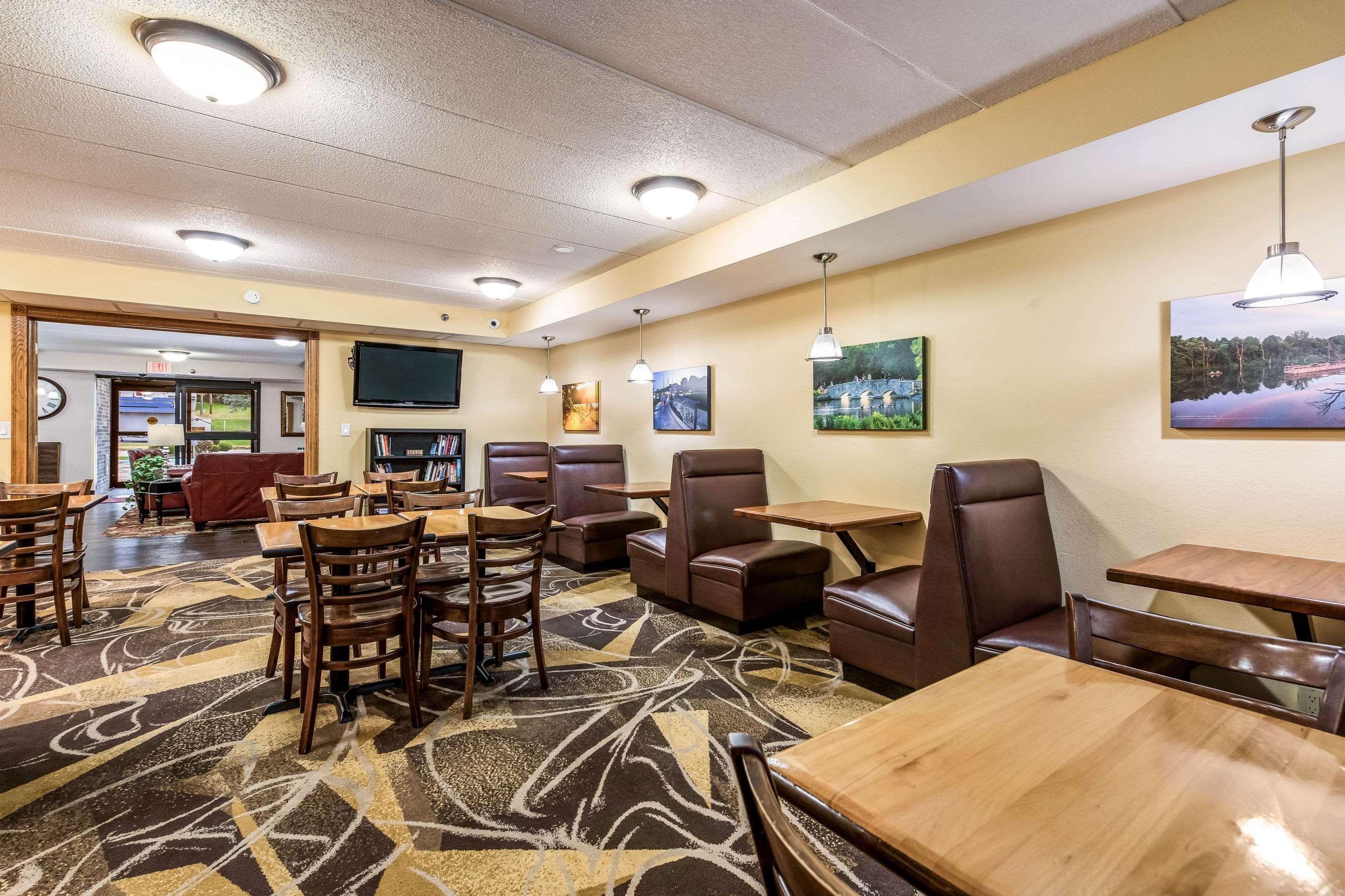 Econo Lodge Mayo Clinic Area Rochester Exterior photo